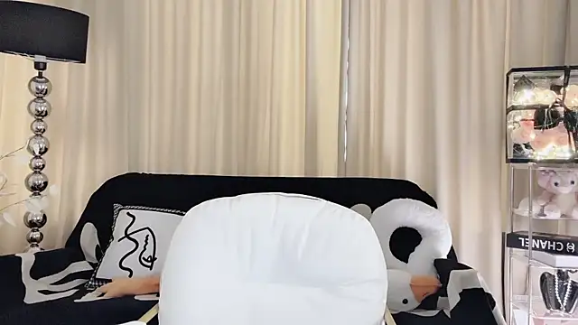 lvy-w online show from March 2, 2025, 6:59 am