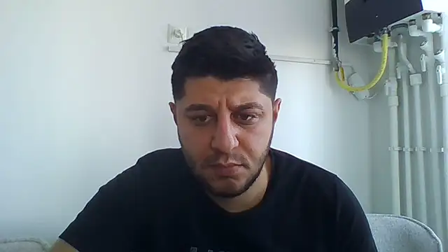 erkekkkadam online show from January 1, 2025, 10:11 am