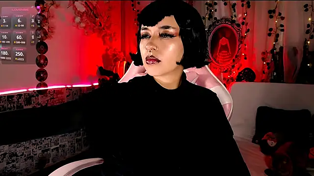 kitty roxy online show from October 12, 2025, 5:09 am