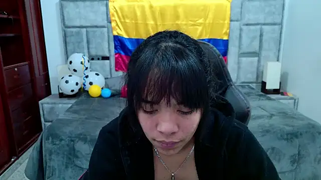 Snapshot of laureentt_ chatting on July 6, 2026, 3:13 am laureentt online show from July 6, 2026, 3:13 am