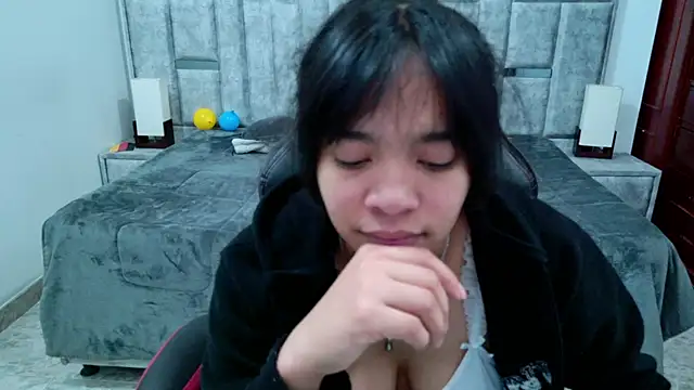 Snapshot of laureentt_ chatting on July 9, 2026, 3:07 am laureentt online show from July 9, 2026, 3:07 am