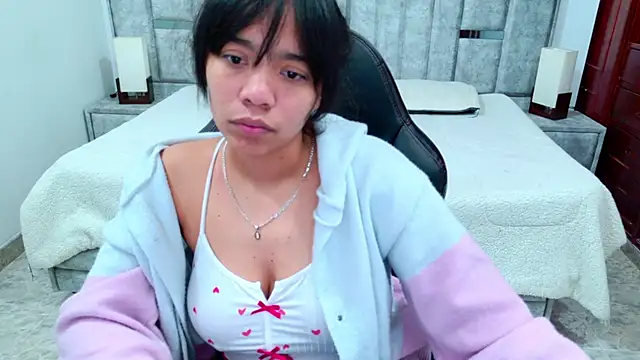 Snapshot of laureentt_ chatting on July 24, 2026, 3:13 am laureentt online show from July 24, 2026, 3:13 am