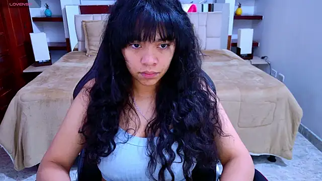 laureentt  online show from October 11, 2025, 3:07 am