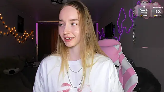 MoonDust online show from March 20, 2026, 11:33 am