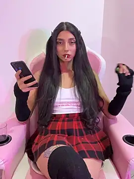 Snapshot of Felicia_smok3 chatting on April 3, 2026, 12:50 am Felicia smok3 online show from April 3, 2026, 12:50 am