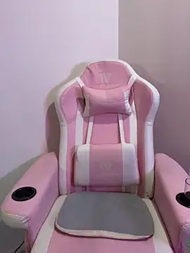 Snapshot of Felicia_smok3 chatting on April 5, 2026, 2:18 am Felicia smok3 online show from April 5, 2026, 2:18 am