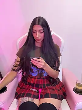 Snapshot of Felicia_smok3 chatting on March 20, 2026, 4:24 am Felicia smok3 online show from March 20, 2026, 4:24 am