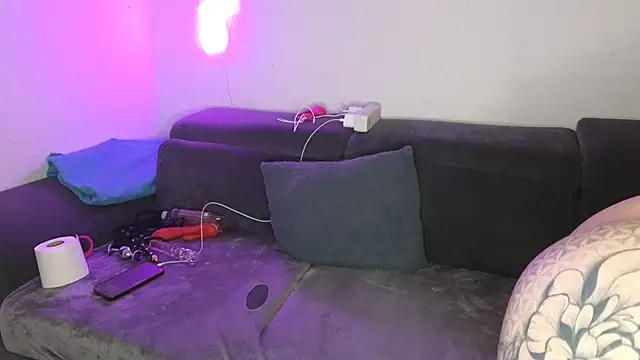 Furby13 online show from January 5, 2025, 9:47 pm