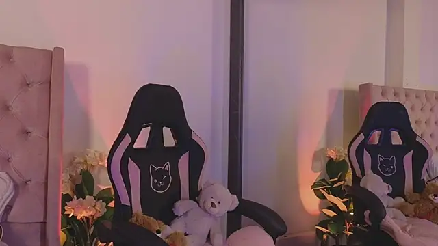 Snapshot of _Linoshka_1 chatting on March 26, 2026, 8:07 pm Linoshka 1 online show from March 26, 2026, 8:07 pm