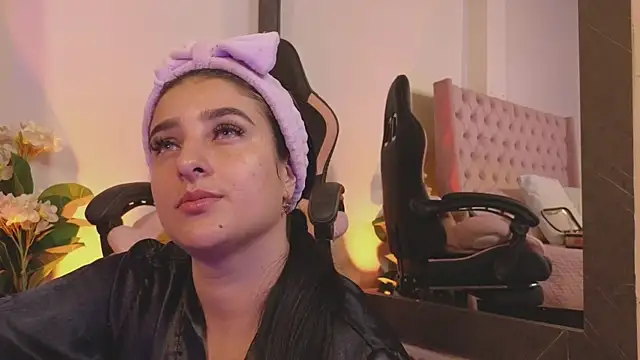 Snapshot of _Linoshka_1 chatting on March 18, 2026, 8:21 pm Linoshka 1 online show from March 18, 2026, 8:21 pm