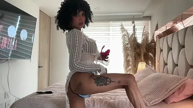 HOT LADY 777 online show from July 17, 2026, 3:53 pm