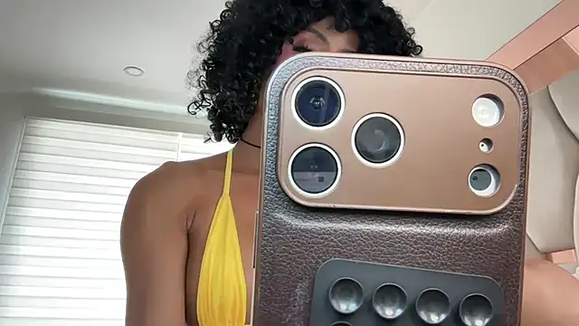 HOT LADY 777 online show from August 4, 2026, 4:33 pm