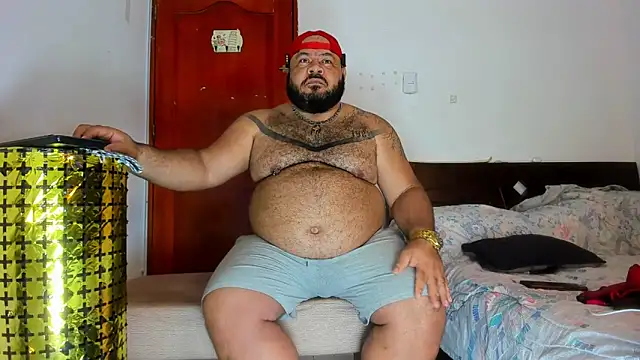 Latino bigcock online show from February 22, 2026, 10:33 pm