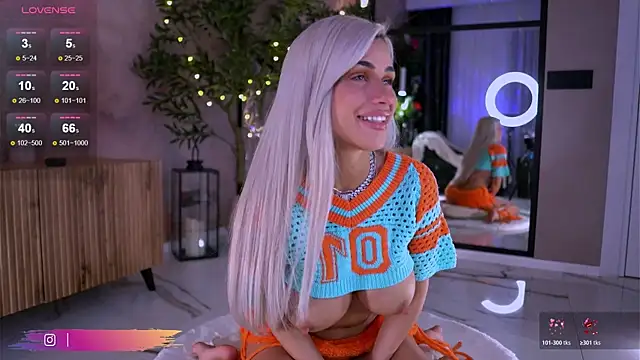 Serene Sophiex online show from May 18, 2026, 9:41 pm