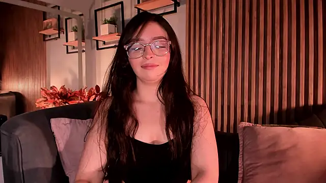 Eva Macalliter online show from June 17, 2026, 3:28 am