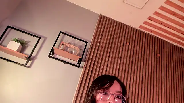 Eva Macalliter online show from March 15, 2026, 5:14 am