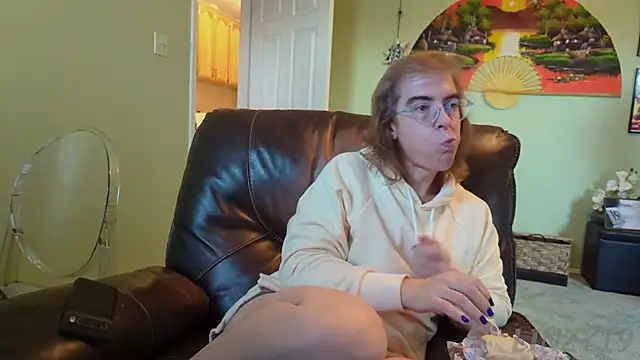 Linzy 19 online show from September 9, 2025, 1:20 pm