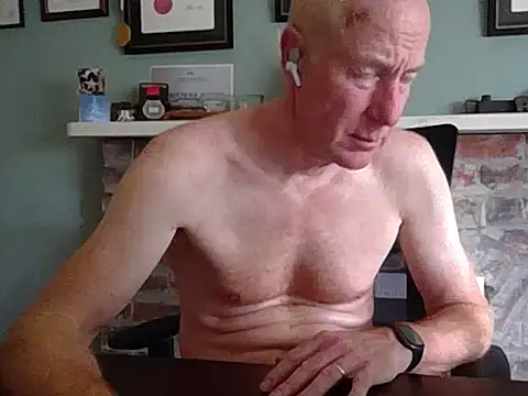 jiggy77777 online show from December 16, 2024, 4:34 am