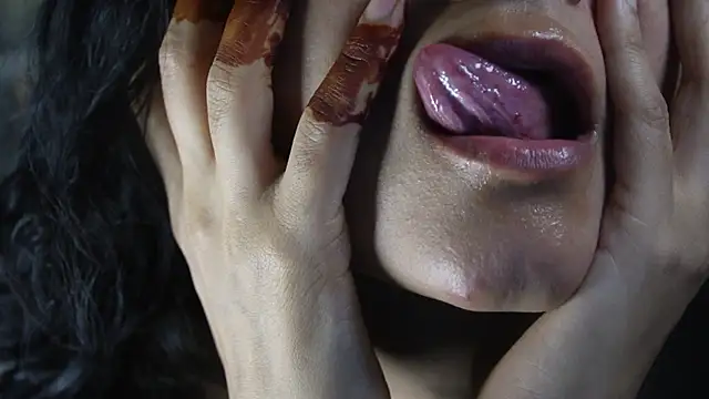 -AyeshaSinghania- online show from October 3, 2025, 5:25 pm