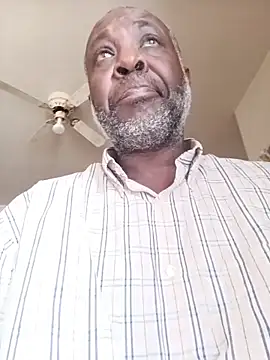 macnificent1fr online show from February 4, 2026, 9:21 pm