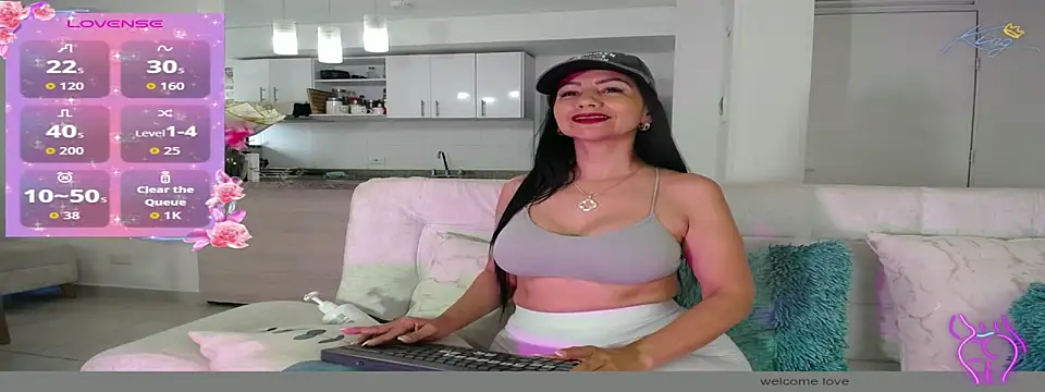 Snapshot of EVA45LOVES chatting on February 11, 2026, 4:40 pm EVA45LOVES online show from February 11, 2026, 4:40 pm