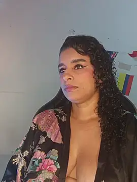 Snapshot of Alizon_1 chatting on July 8, 2026, 7:25 pm Alizon 1 online show from July 8, 2026, 7:25 pm