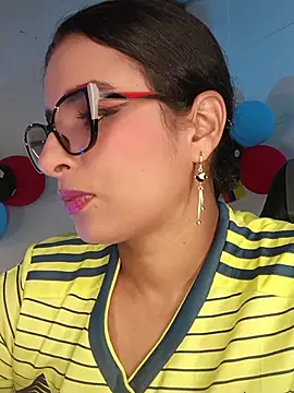 Snapshot of Alizon_1 chatting on June 27, 2026, 4:46 pm Alizon 1 online show from June 27, 2026, 4:46 pm