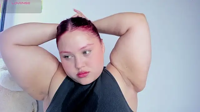 YuliCardona  online show from September 8, 2025, 5:23 pm