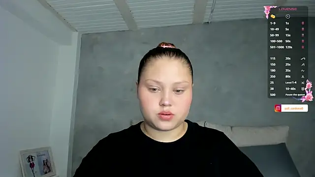 YuliCardona  online show from August 8, 2026, 3:52 pm