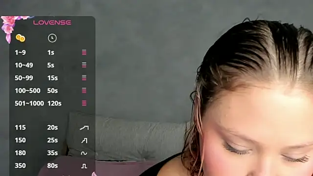 YuliCardona  online show from June 8, 2026, 7:47 pm