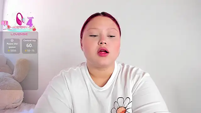 YuliCardona  online show from September 22, 2025, 3:40 pm