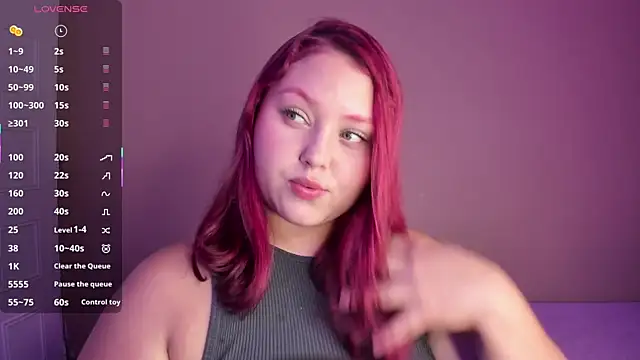 YuliCardona  online show from October 17, 2025, 7:48 pm