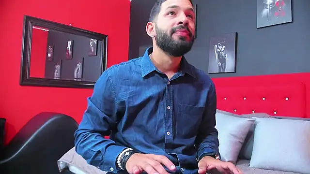 Thiagogomez online show from March 8, 2025, 12:30 pm