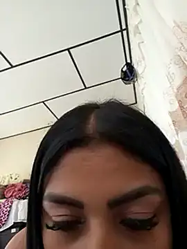 Snapshot of ViolettAndCandy chatting on December 27, 2024, 9:22 pm ViolettAndCandy online show from December 27, 2024, 9:22 pm