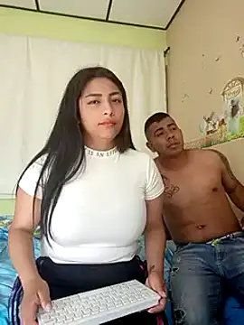 Snapshot of ViolettAndCandy chatting on December 12, 2024, 3:48 pm ViolettAndCandy online show from December 12, 2024, 3:48 pm