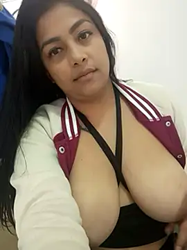 Snapshot of ViolettAndCandy chatting on February 20, 2025, 6:35 pm ViolettAndCandy online show from February 20, 2025, 6:35 pm