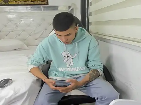 Snapshot of hot_king20 chatting on February 9, 2025, 4:46 am hot king20 online show from February 9, 2025, 4:46 am