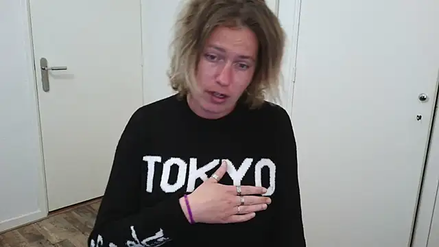 cumfun online show from May 17, 2026, 2:06 pm
