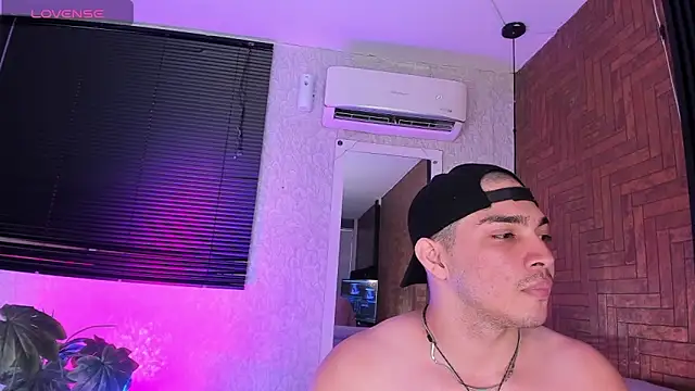 JUANDIAMONDS98 online show from May 4, 2026, 1:14 pm