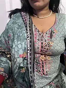 Snapshot of lovely_zara chatting on March 7, 2025, 6:33 pm lovely zara online show from March 7, 2025, 6:33 pm