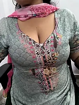 Snapshot of lovely_zara chatting on September 20, 2025, 12:21 pm lovely zara online show from September 20, 2025, 12:21 pm