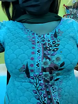 Snapshot of lovely_zara chatting on February 4, 2025, 8:02 am lovely zara online show from February 4, 2025, 8:02 am