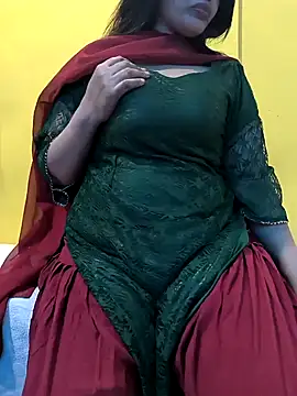 Snapshot of lovely_zara chatting on December 24, 2024, 7:17 am lovely zara online show from December 24, 2024, 7:17 am