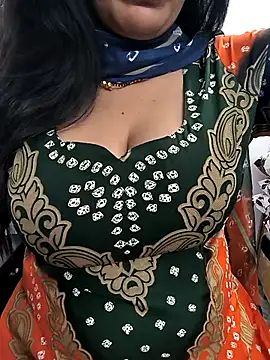 Snapshot of lovely_zara chatting on November 22, 2025, 7:24 pm lovely zara online show from November 22, 2025, 7:24 pm