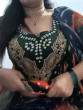 Snapshot of lovely_zara chatting on March 21, 2025, 8:18 pm lovely zara online show from March 21, 2025, 8:18 pm