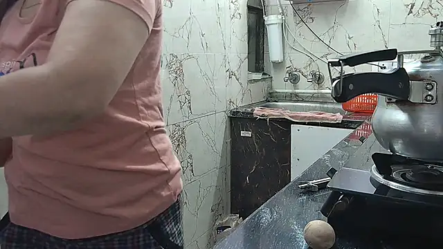 bhabhisexxy 880 online show from December 20, 2025, 2:25 am