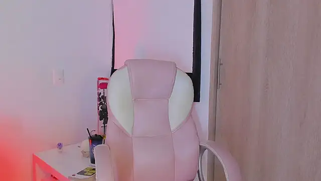 AnastaciaBlake online show from November 14, 2025, 5:22 am