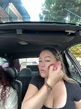 Danielavegax online show from February 18, 2026, 7:32 pm