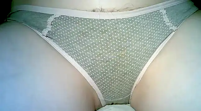 VikkyVikiss online show from March 18, 2025, 9:10 pm