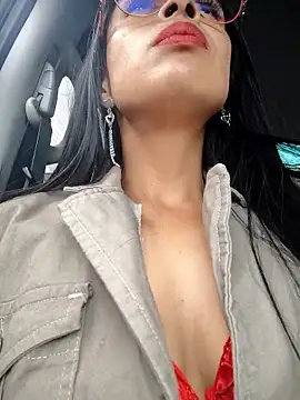 Astrid-- online show from January 5, 2026, 7:39 pm